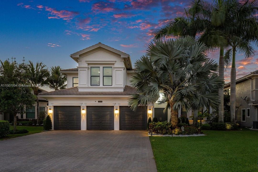 最近租的: $19,900 (6 贝兹, 7 浴室, 5225 平方英尺)