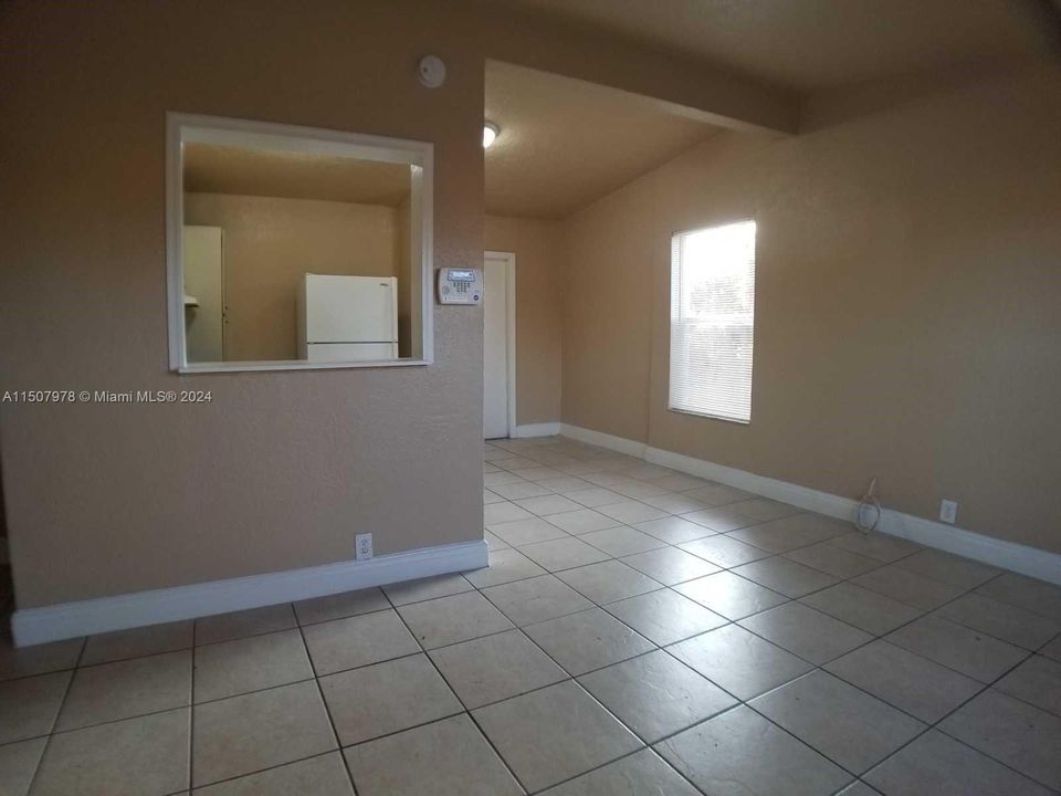 Recently Rented: $1,800 (2 beds, 1 baths, 704 Square Feet)