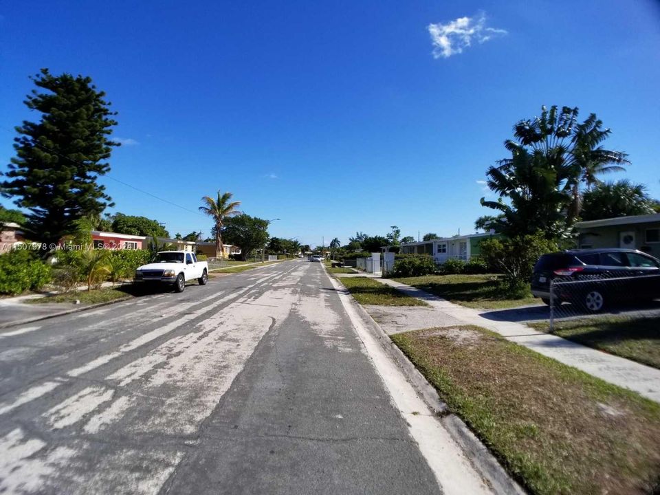 Recently Rented: $1,800 (2 beds, 1 baths, 704 Square Feet)