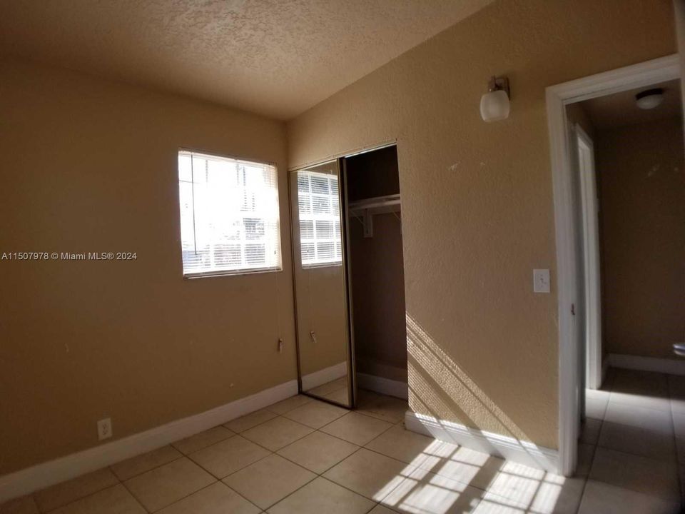 Recently Rented: $1,800 (2 beds, 1 baths, 704 Square Feet)