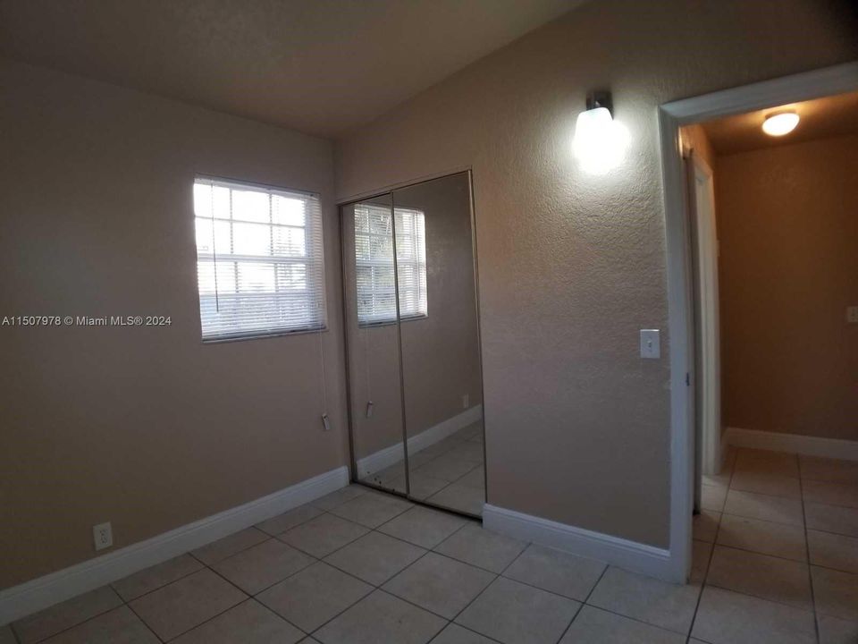 Recently Rented: $1,800 (2 beds, 1 baths, 704 Square Feet)