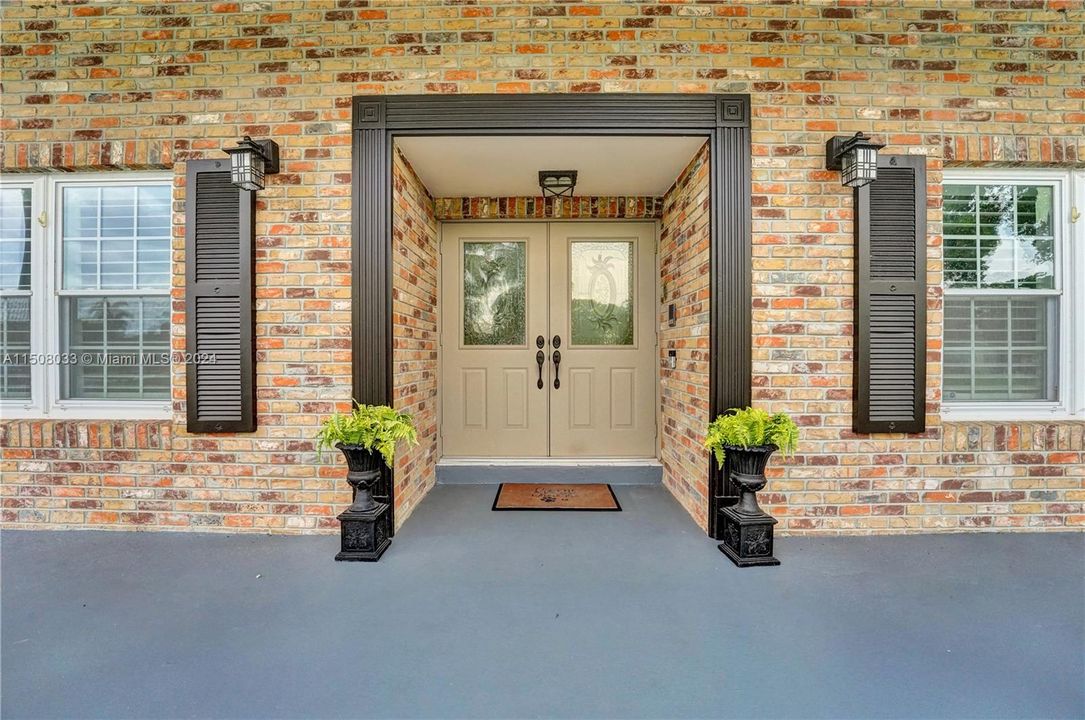 Recently Sold: $1,095,000 (4 beds, 2 baths, 2896 Square Feet)