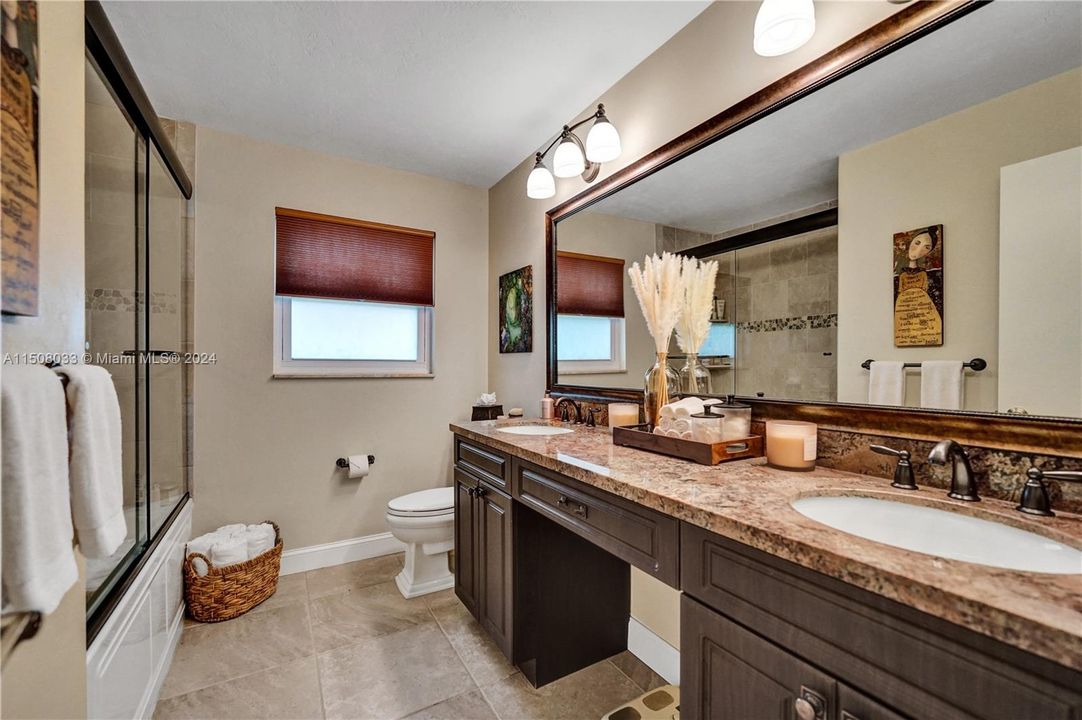 Recently Sold: $1,095,000 (4 beds, 2 baths, 2896 Square Feet)