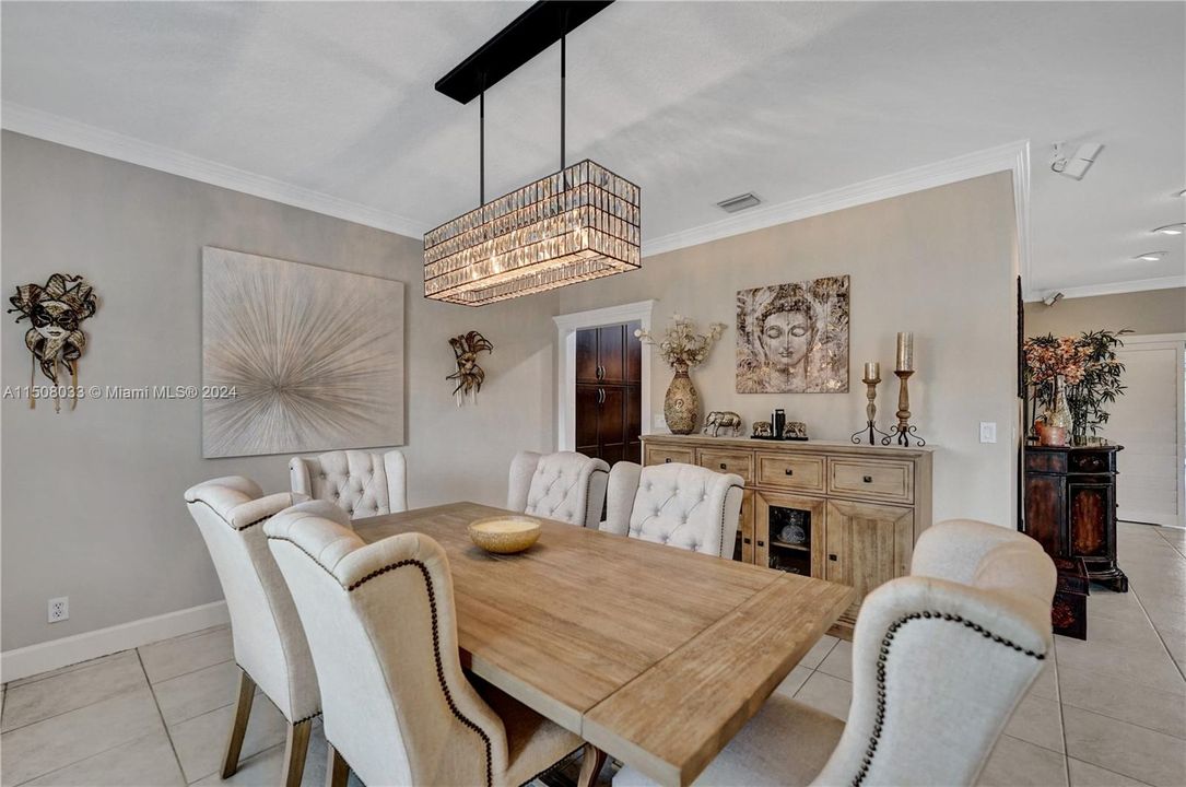 Recently Sold: $1,095,000 (4 beds, 2 baths, 2896 Square Feet)