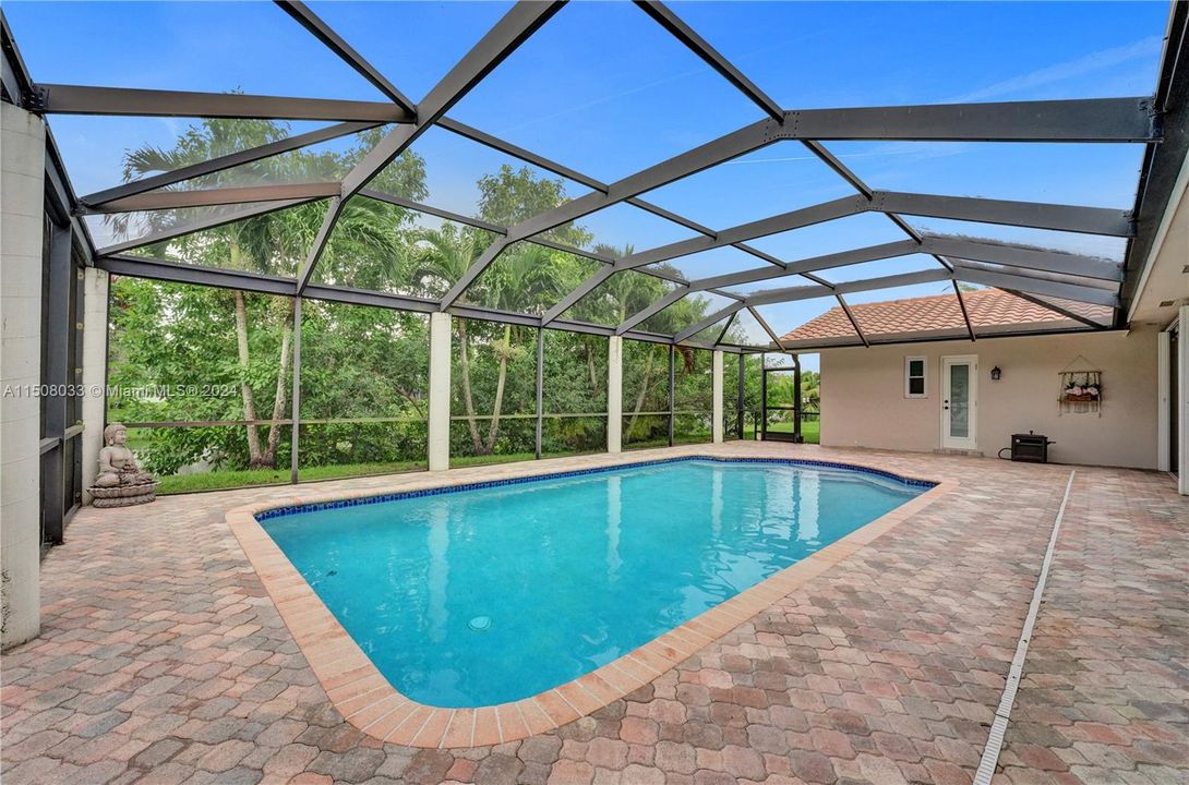 Recently Sold: $1,095,000 (4 beds, 2 baths, 2896 Square Feet)