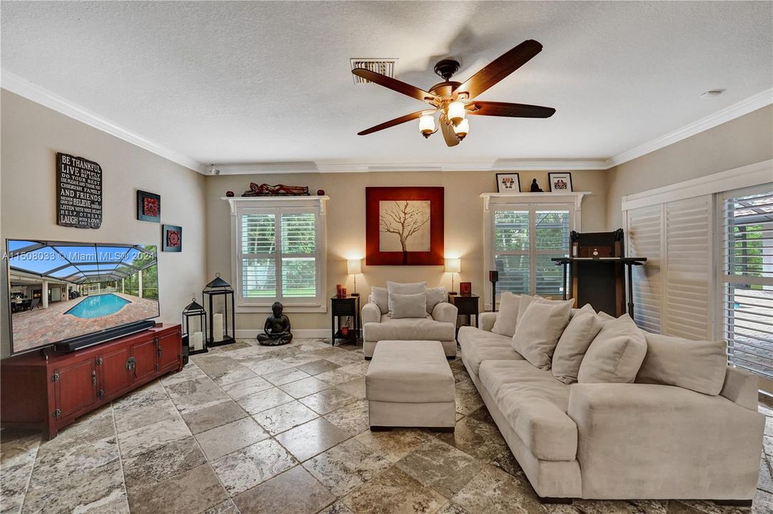 Recently Sold: $1,095,000 (4 beds, 2 baths, 2896 Square Feet)