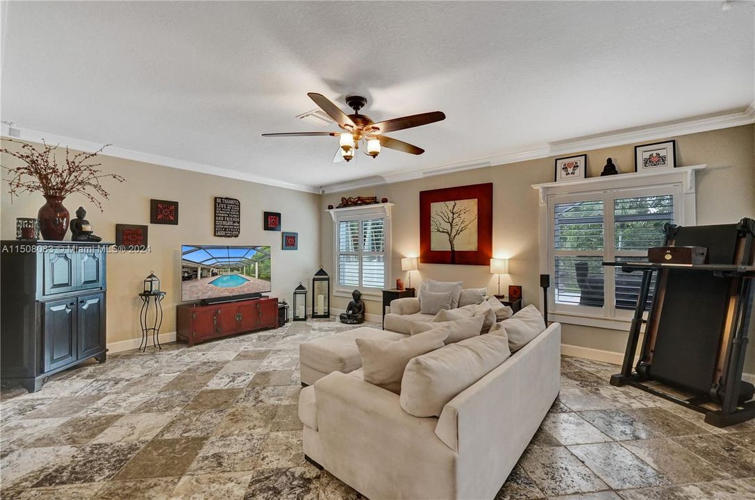 Recently Sold: $1,095,000 (4 beds, 2 baths, 2896 Square Feet)