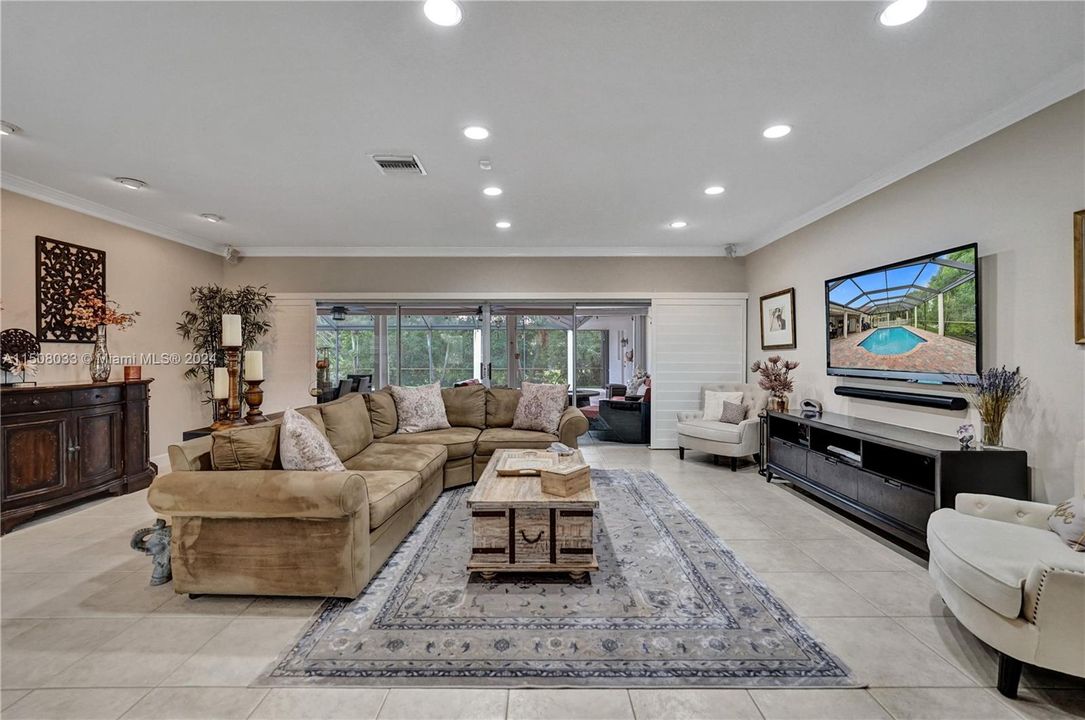 Recently Sold: $1,095,000 (4 beds, 2 baths, 2896 Square Feet)