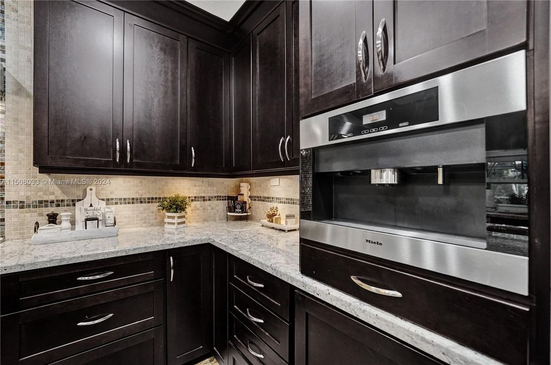 Recently Sold: $1,095,000 (4 beds, 2 baths, 2896 Square Feet)