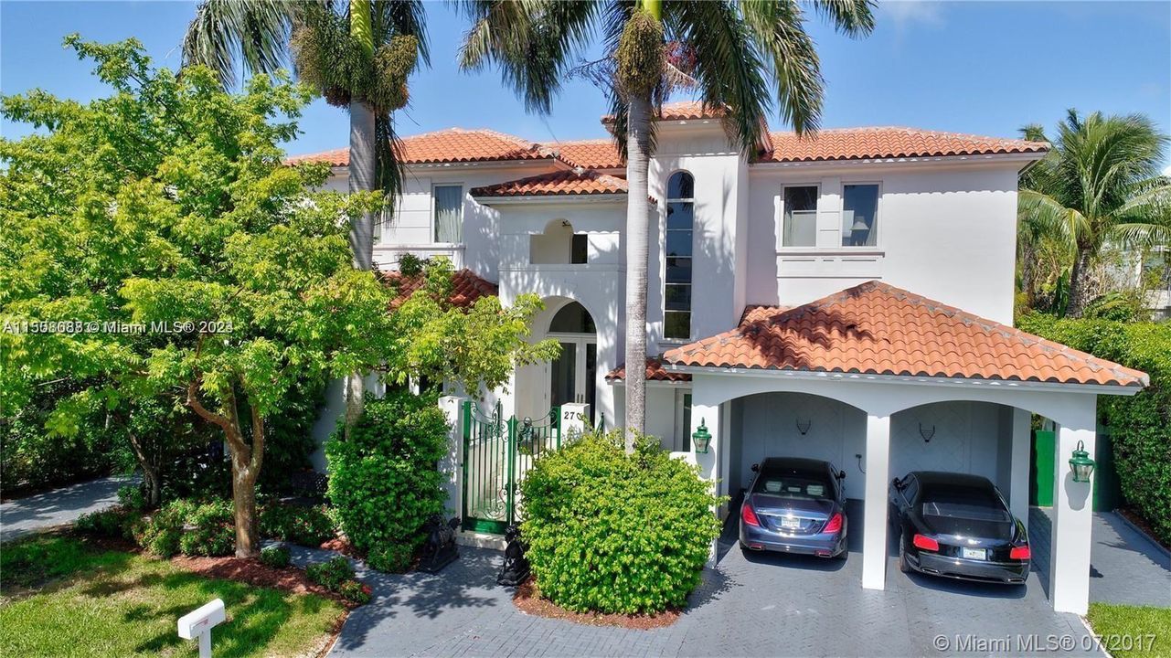 Recently Sold: $4,200,000 (5 beds, 5 baths, 3887 Square Feet)
