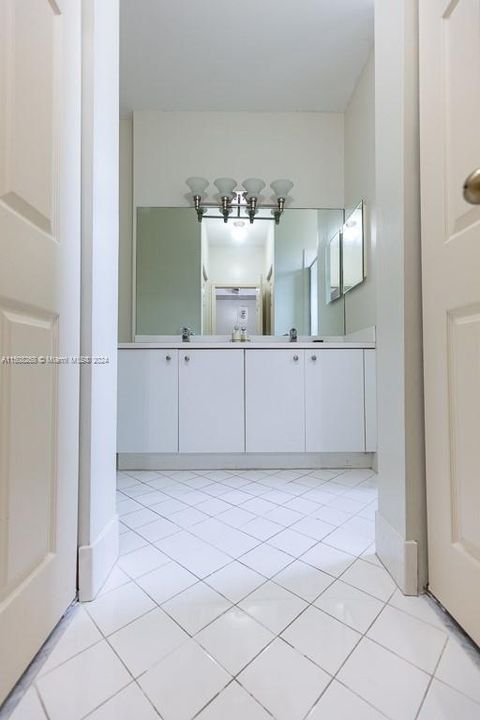 Recently Sold: $359,900 (3 beds, 2 baths, 1456 Square Feet)