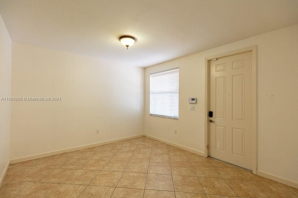 Recently Sold: $359,900 (3 beds, 2 baths, 1456 Square Feet)