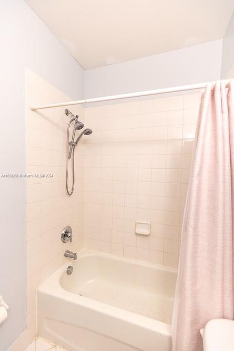 Recently Sold: $359,900 (3 beds, 2 baths, 1456 Square Feet)