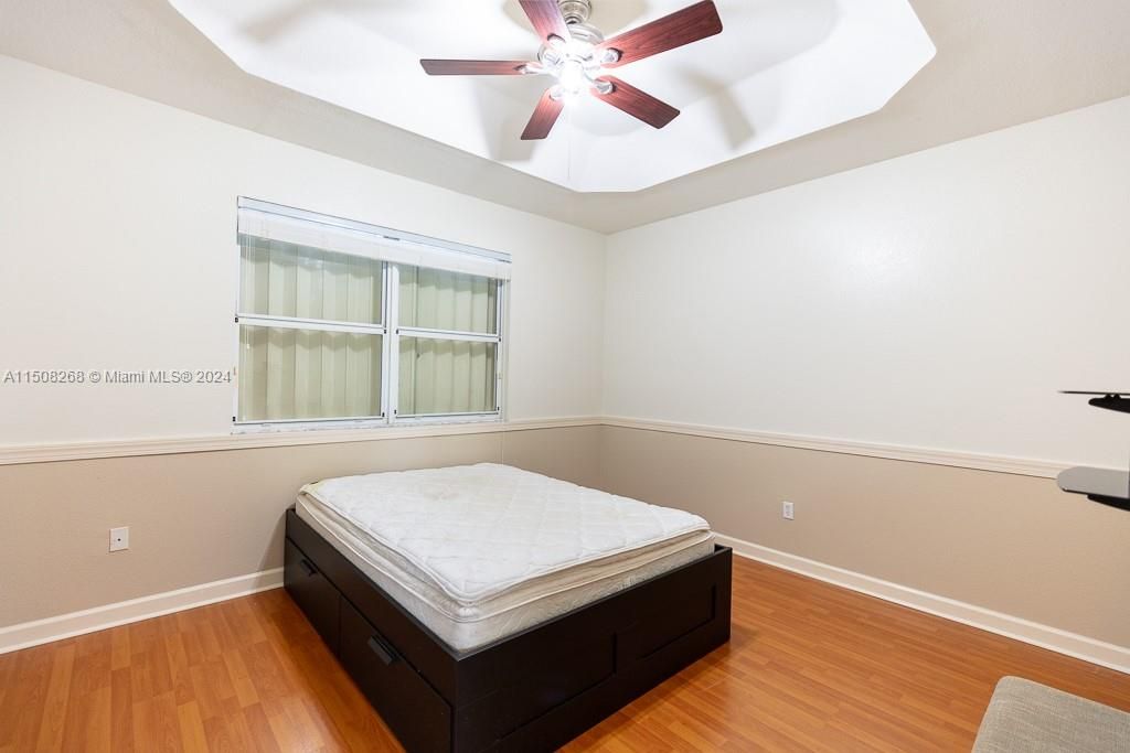 Recently Sold: $359,900 (3 beds, 2 baths, 1456 Square Feet)