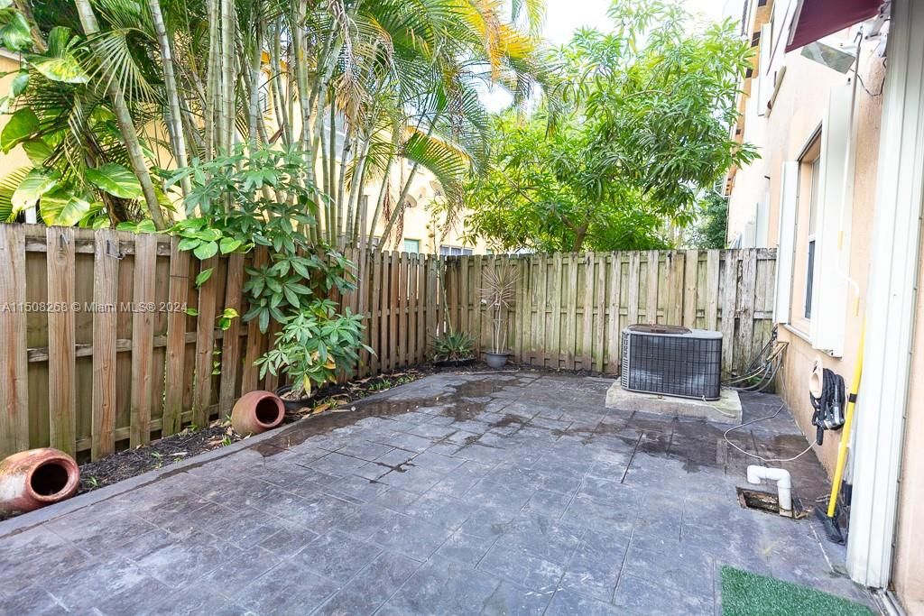 Recently Sold: $359,900 (3 beds, 2 baths, 1456 Square Feet)