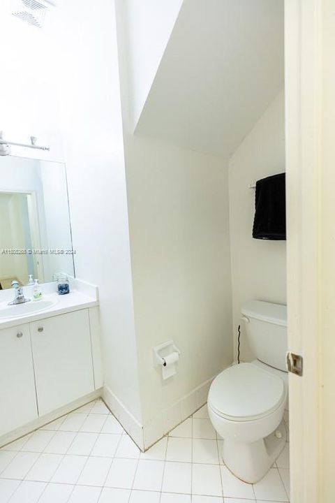 Recently Sold: $359,900 (3 beds, 2 baths, 1456 Square Feet)