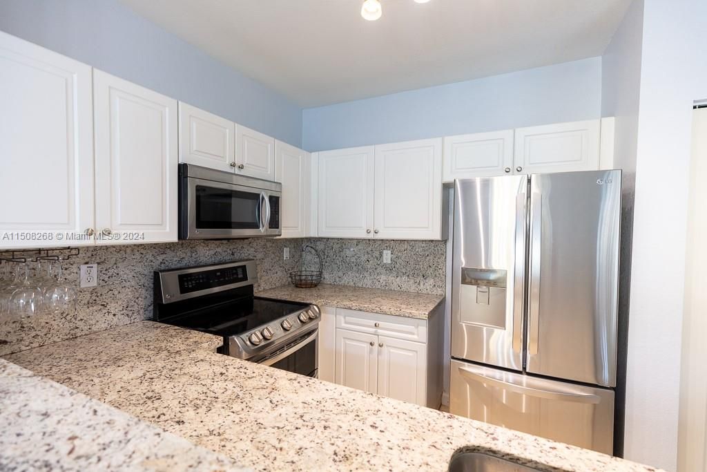 Recently Sold: $359,900 (3 beds, 2 baths, 1456 Square Feet)