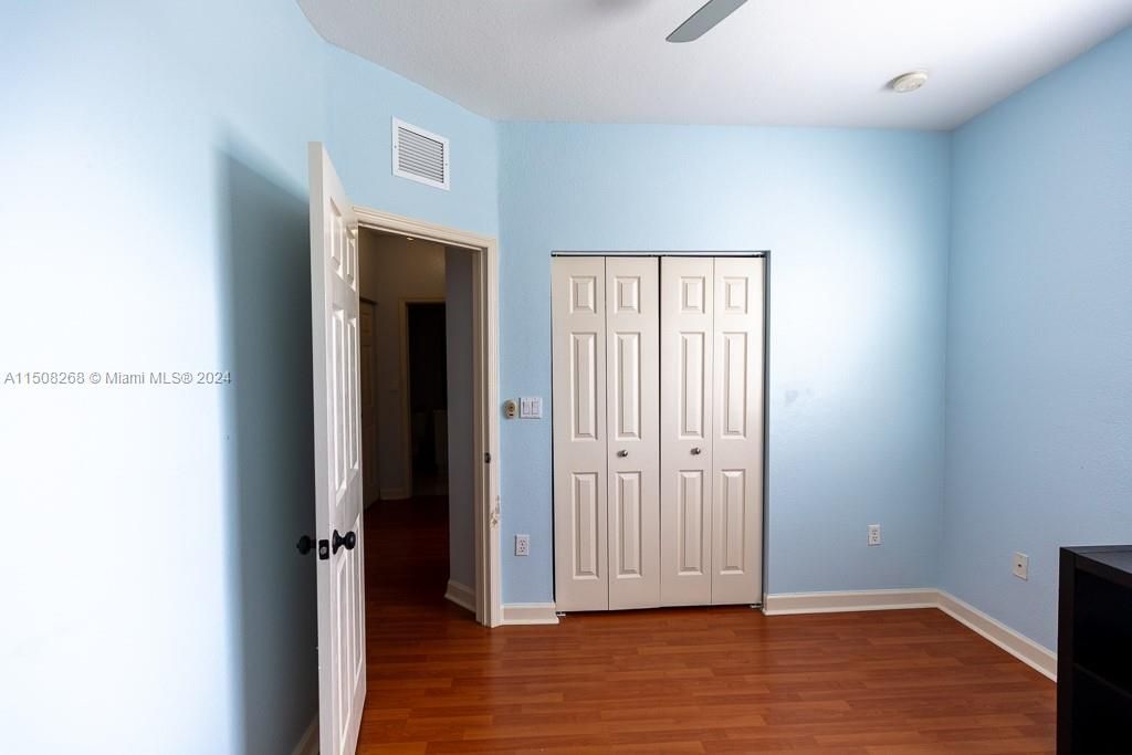 Recently Sold: $359,900 (3 beds, 2 baths, 1456 Square Feet)