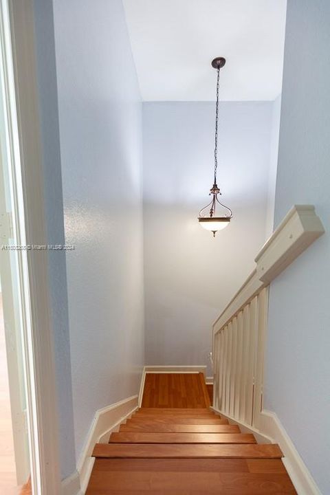 Recently Sold: $359,900 (3 beds, 2 baths, 1456 Square Feet)