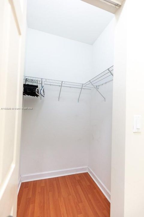 Recently Sold: $359,900 (3 beds, 2 baths, 1456 Square Feet)