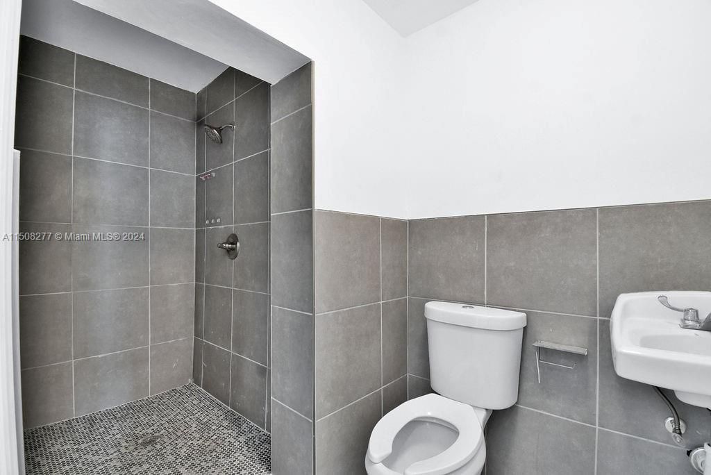 Recientemente alquilado: $2,250 (0 camas, 0 baños, 0 Pies cuadrados)