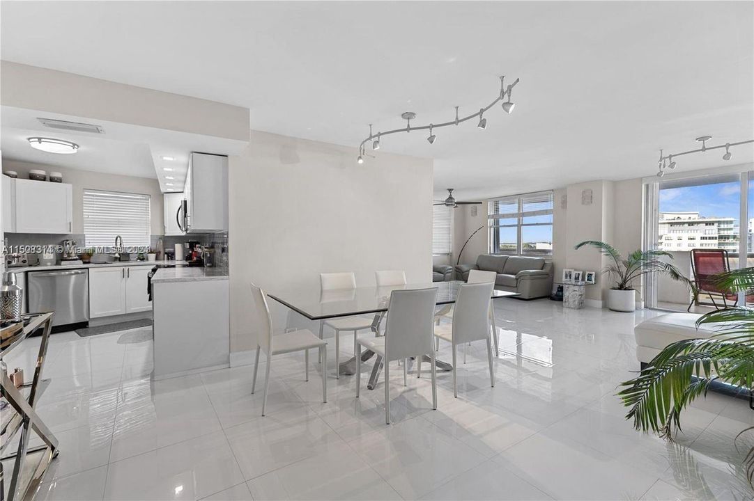 Recently Sold: $418,000 (1 beds, 2 baths, 1280 Square Feet)