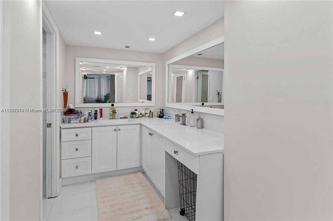 Recently Sold: $418,000 (1 beds, 2 baths, 1280 Square Feet)