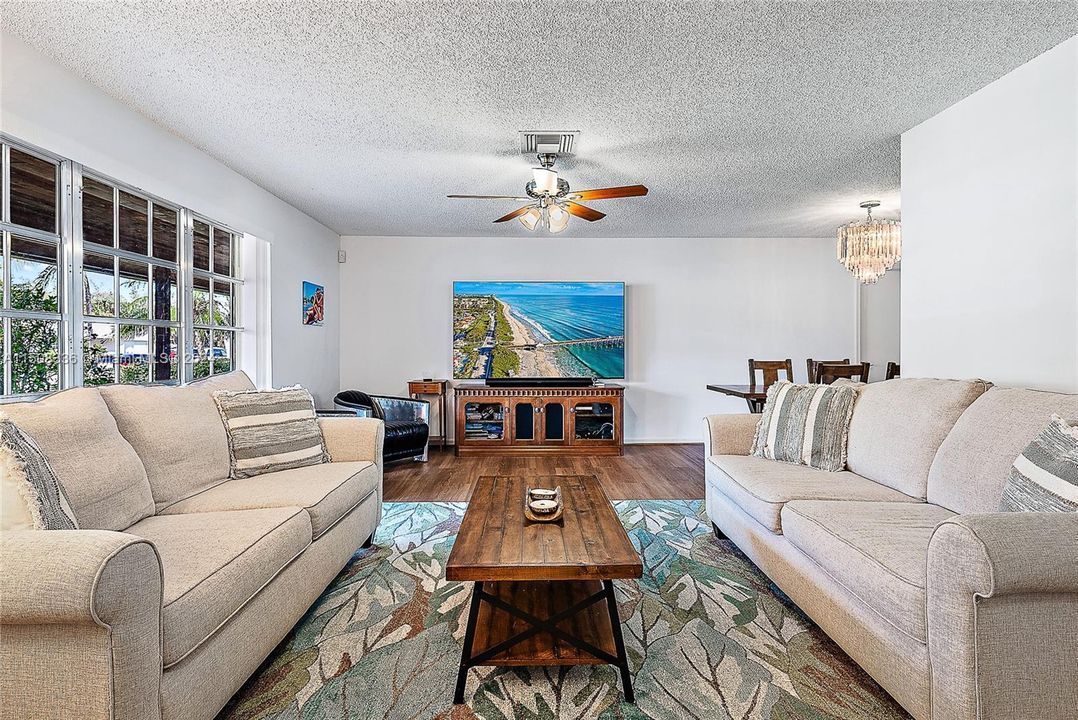 Recently Sold: $1,550,000 (3 beds, 2 baths, 1707 Square Feet)