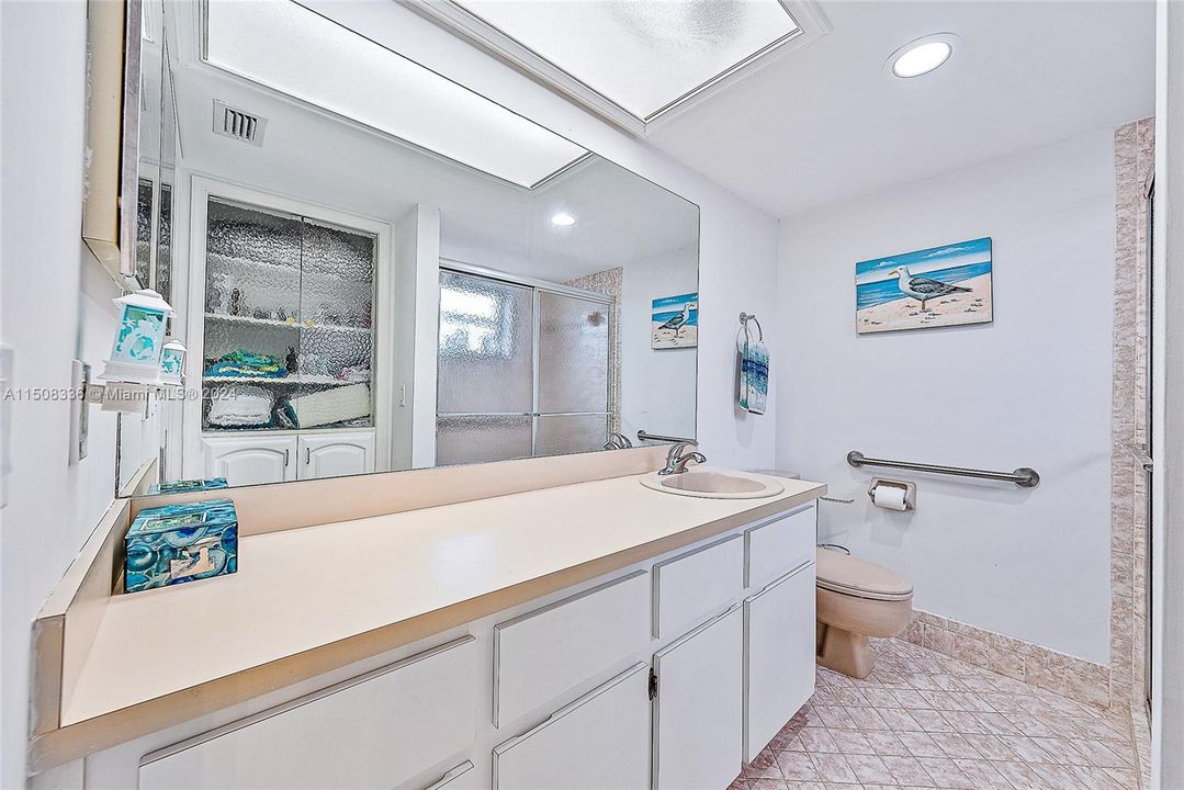 Recently Sold: $1,550,000 (3 beds, 2 baths, 1707 Square Feet)