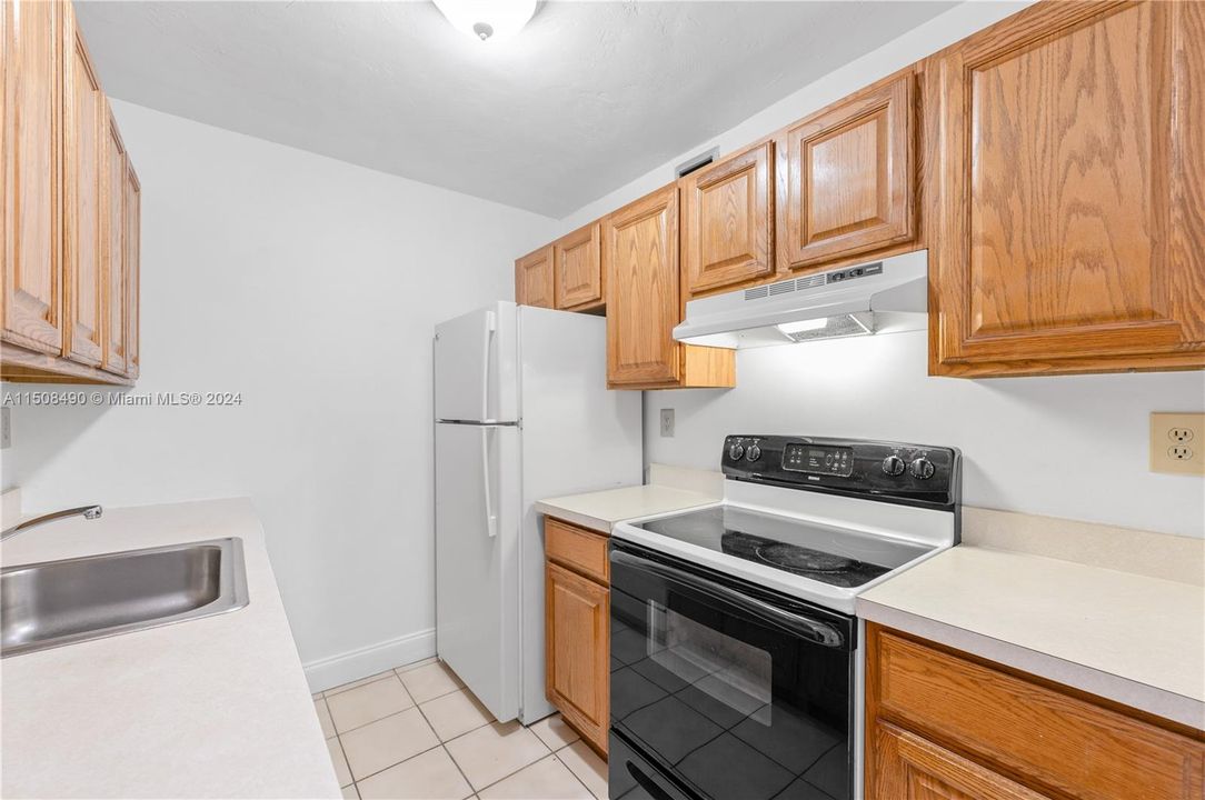 Recently Sold: $280,000 (2 beds, 1 baths, 816 Square Feet)
