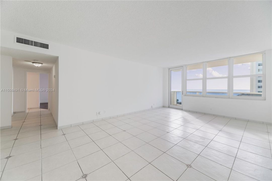Recently Sold: $585,000 (2 beds, 2 baths, 1248 Square Feet)