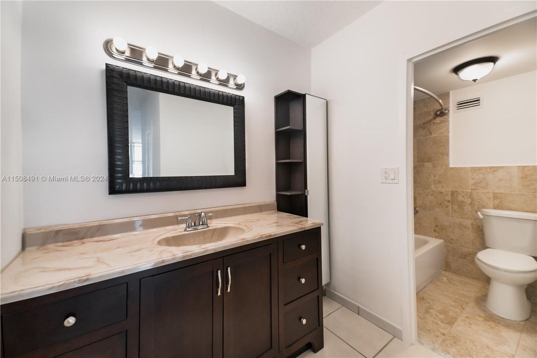 Recently Sold: $585,000 (2 beds, 2 baths, 1248 Square Feet)