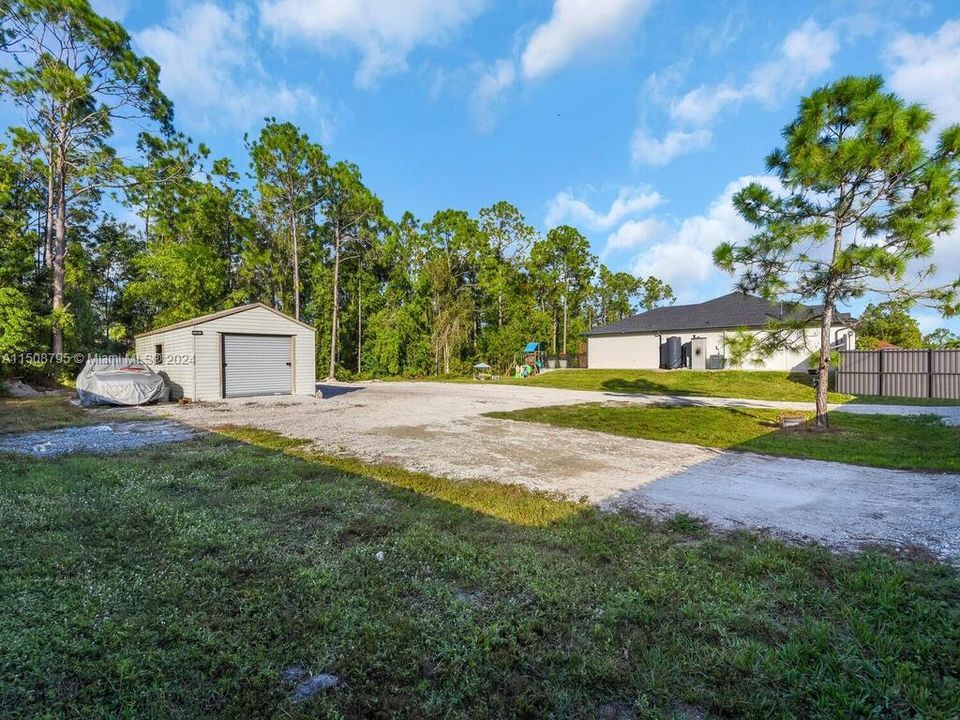 Huge Parcel w/ Detached Shed