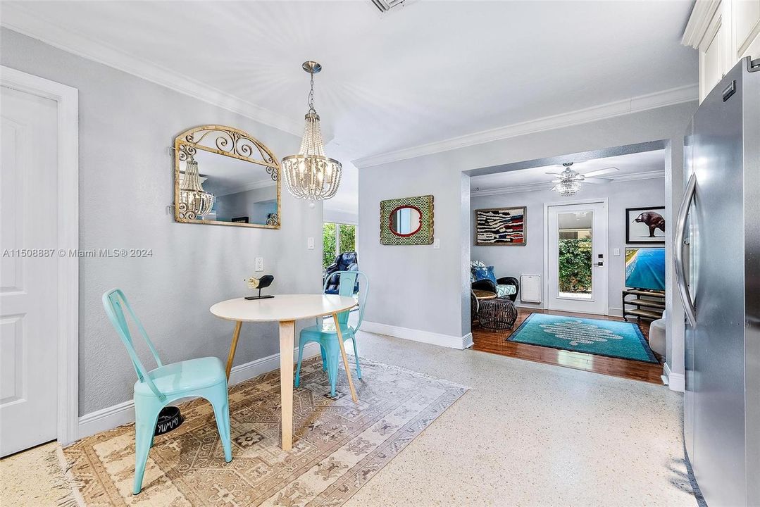 Dining area in kitchen.