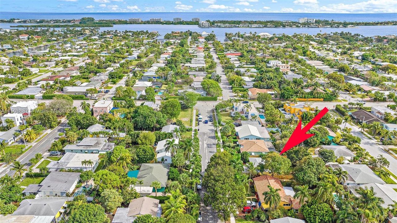 Recently Sold: $575,000 (2 beds, 2 baths, 1105 Square Feet)