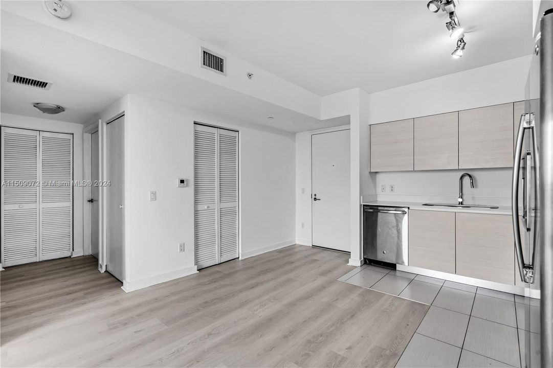 Recently Rented: $2,750 (1 beds, 1 baths, 616 Square Feet)