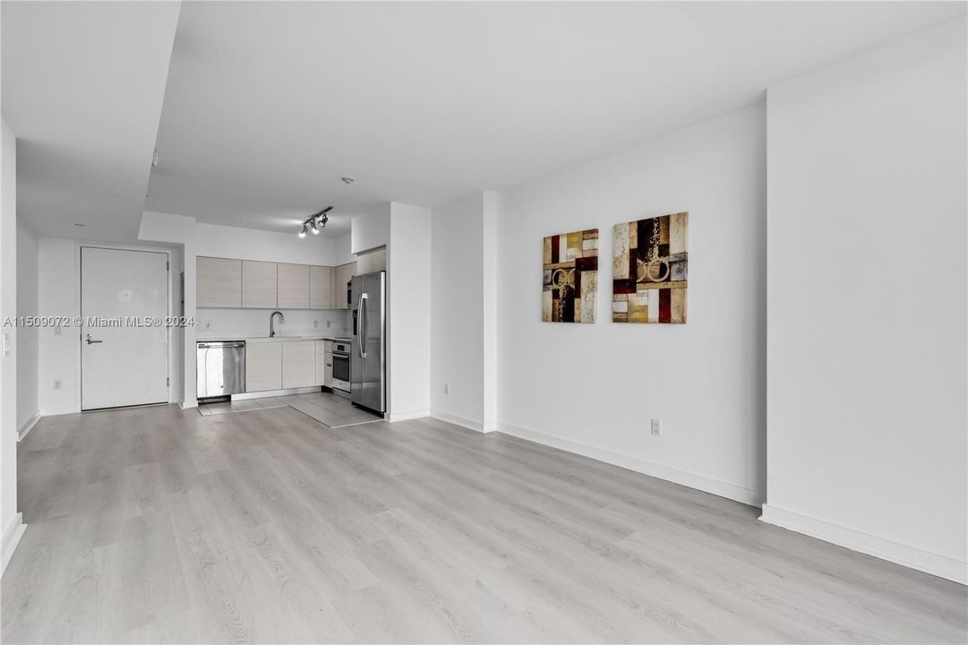 Recently Rented: $2,750 (1 beds, 1 baths, 616 Square Feet)