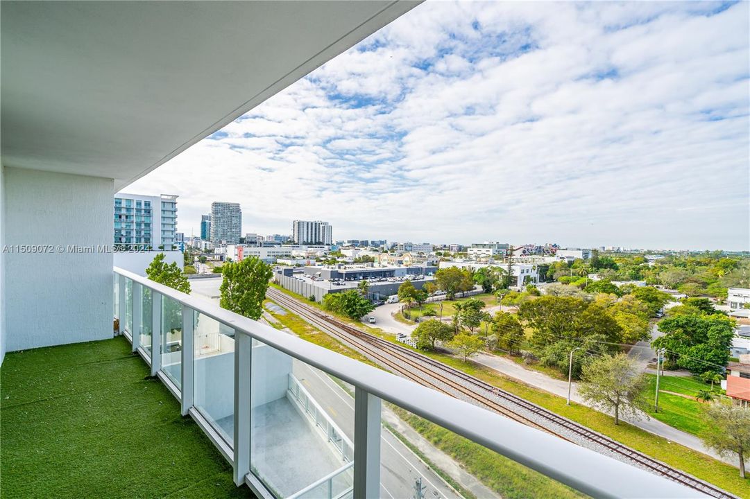 Recently Rented: $2,750 (1 beds, 1 baths, 616 Square Feet)