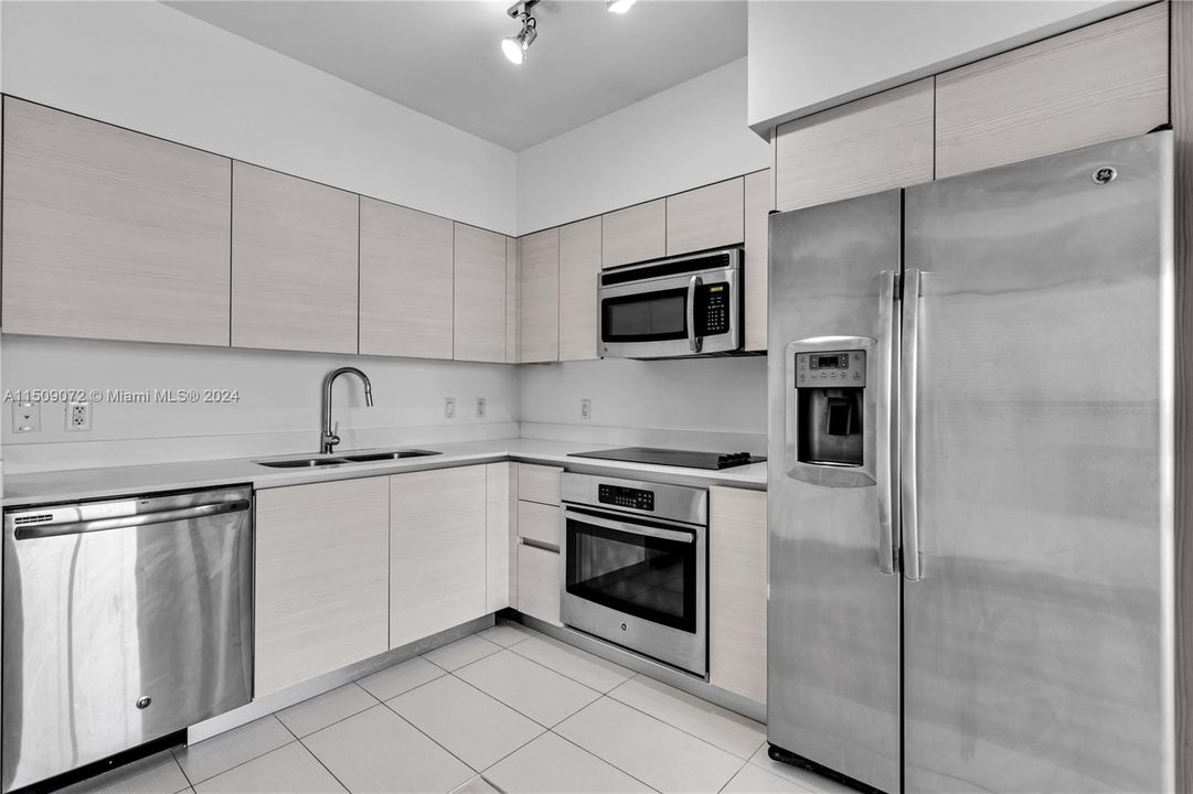 Recently Rented: $2,750 (1 beds, 1 baths, 616 Square Feet)