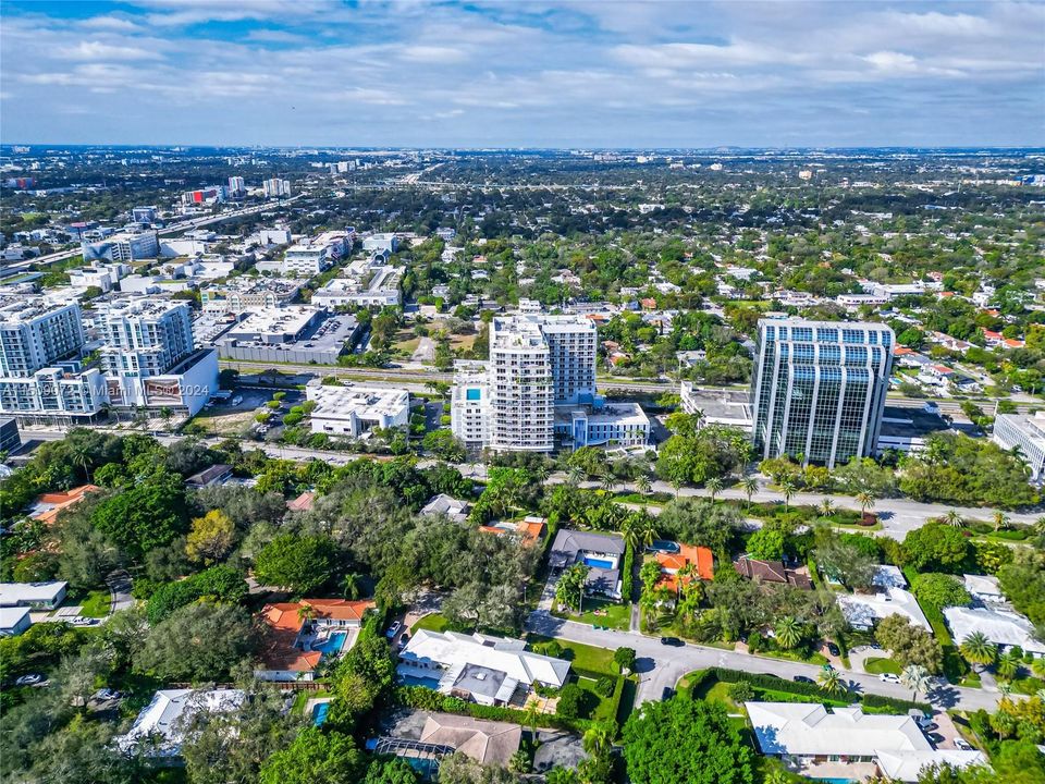 Recently Rented: $2,750 (1 beds, 1 baths, 616 Square Feet)