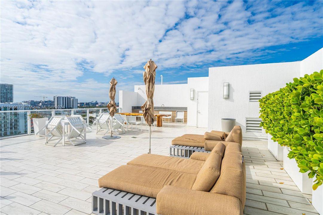 Recently Rented: $2,750 (1 beds, 1 baths, 616 Square Feet)