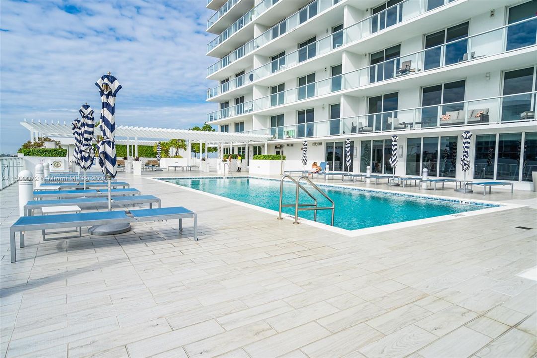 Recently Rented: $2,750 (1 beds, 1 baths, 616 Square Feet)