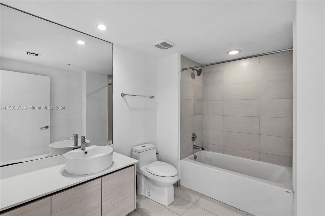 Recently Rented: $2,750 (1 beds, 1 baths, 616 Square Feet)