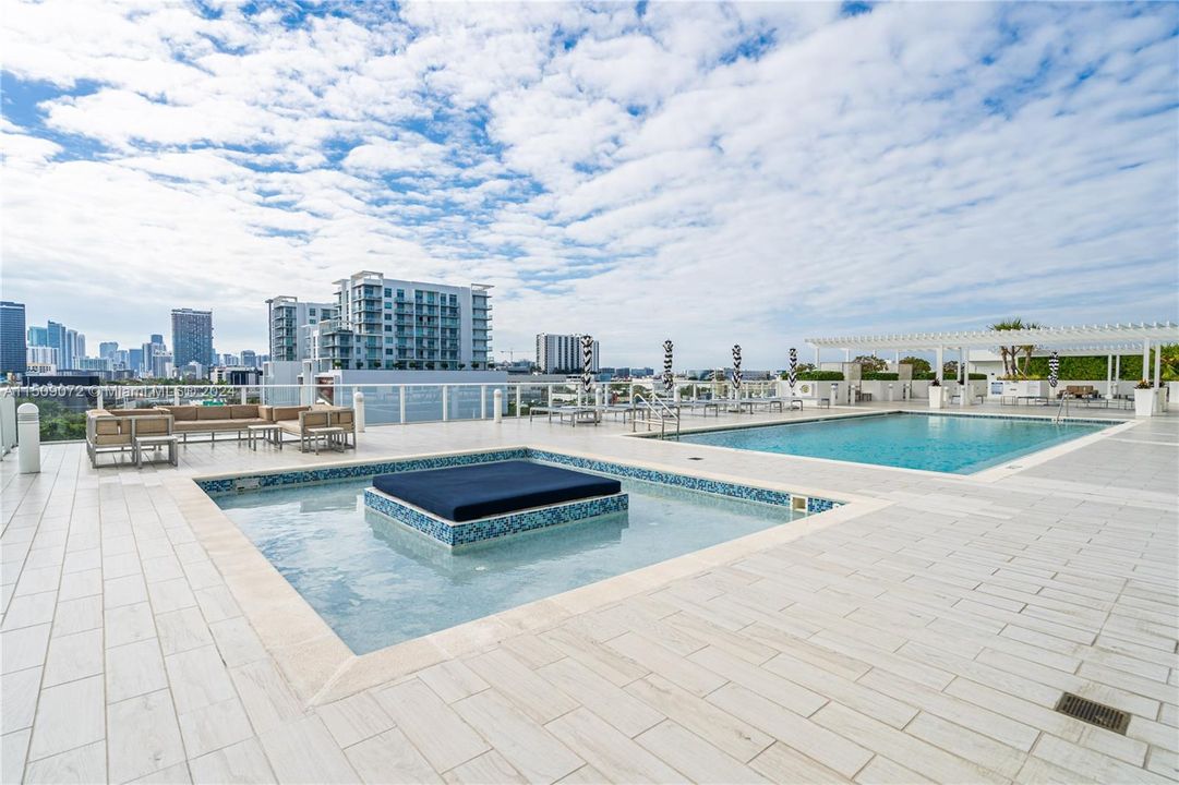 Recently Rented: $2,750 (1 beds, 1 baths, 616 Square Feet)