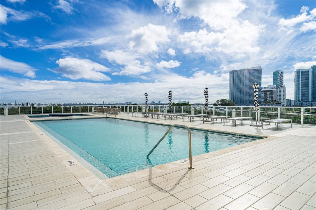 Recently Rented: $2,750 (1 beds, 1 baths, 616 Square Feet)