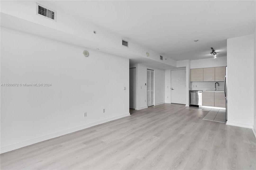 Recently Rented: $2,750 (1 beds, 1 baths, 616 Square Feet)
