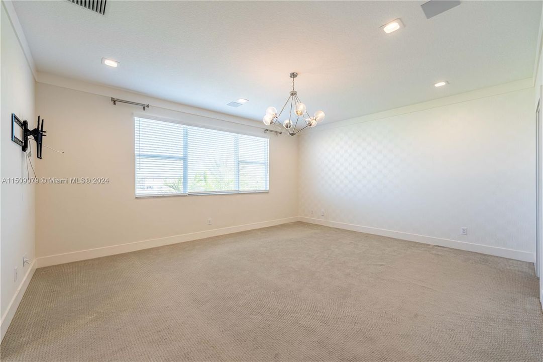 最近租的: $5,700 (4 贝兹, 3 浴室, 2824 平方英尺)