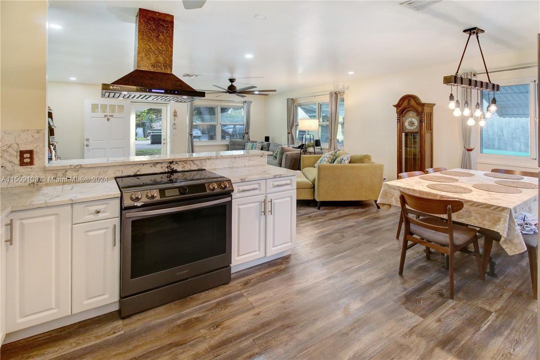 Recently Sold: $589,000 (0 beds, 0 baths, 1995 Square Feet)