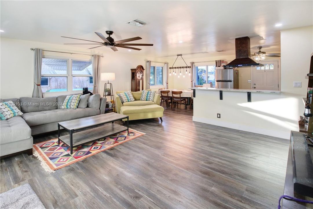 Recently Sold: $589,000 (0 beds, 0 baths, 1995 Square Feet)