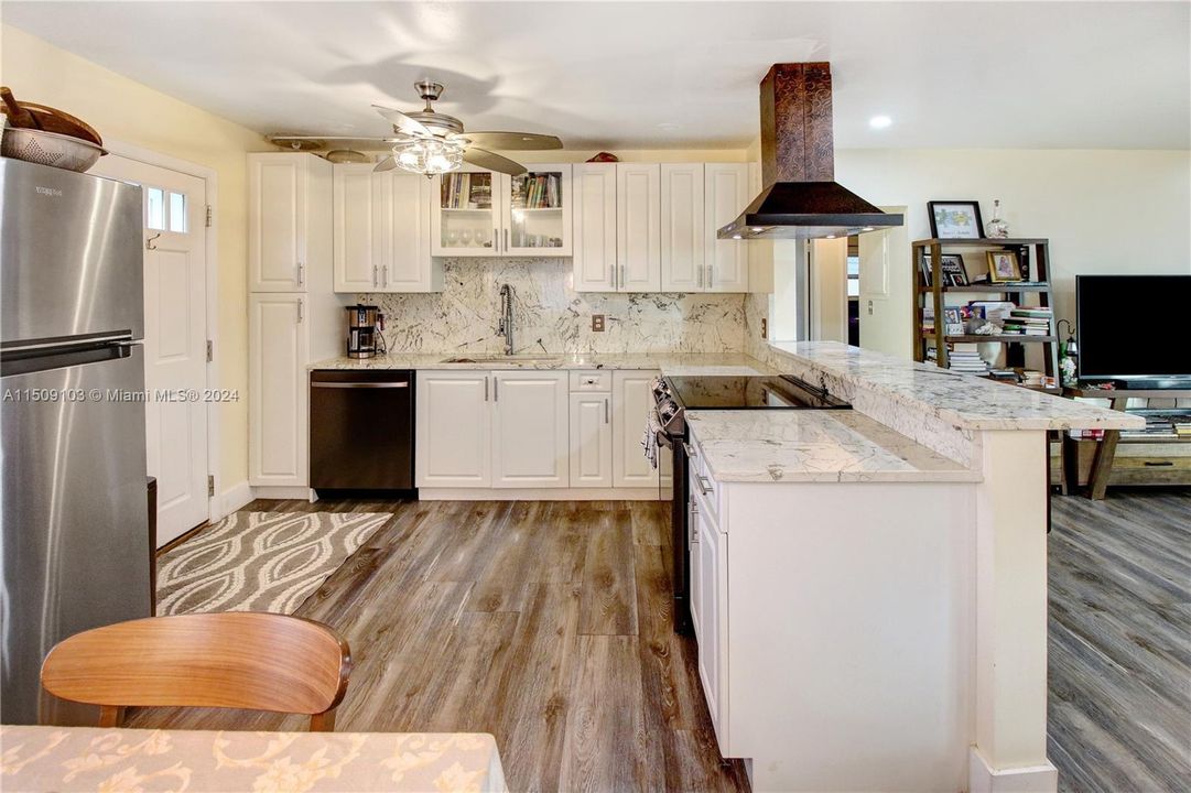 Recently Sold: $589,000 (0 beds, 0 baths, 1995 Square Feet)